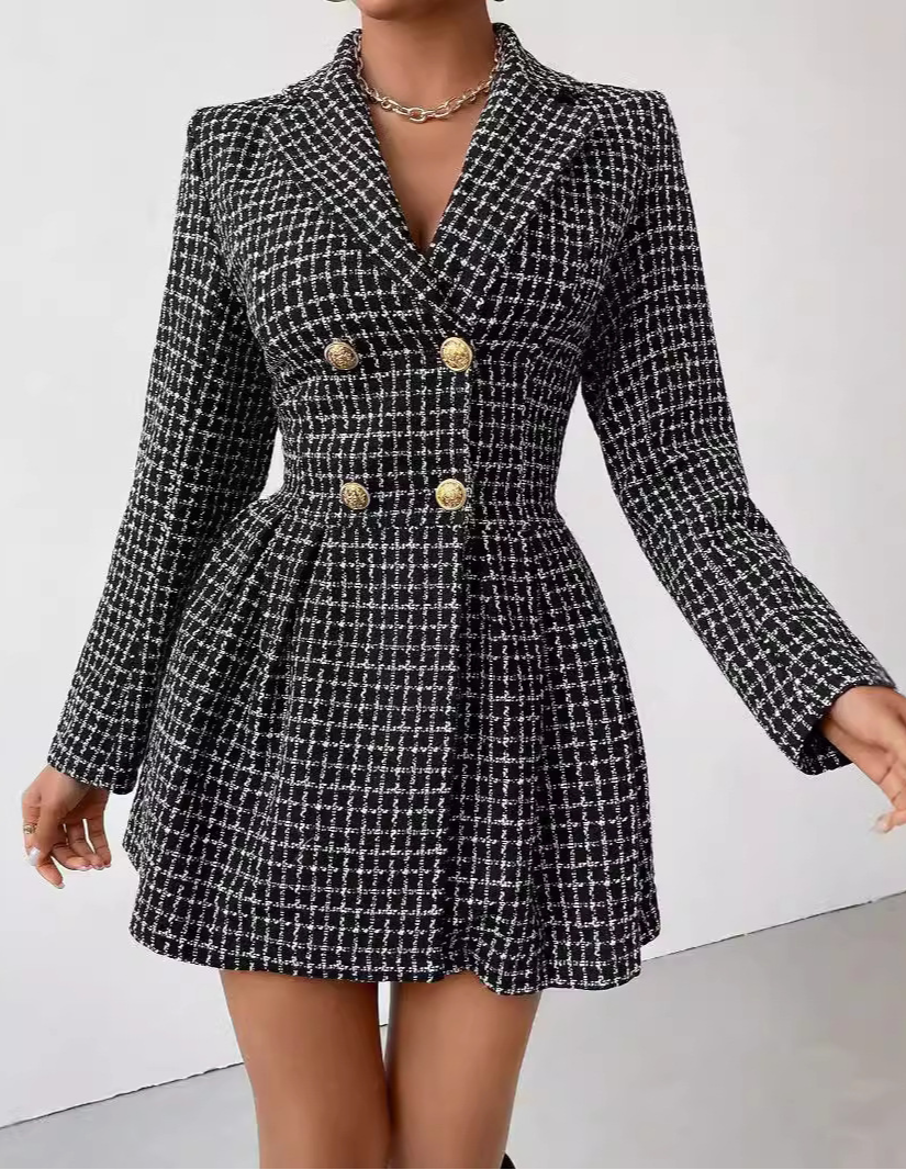 Romi - Modna kurtka z dekoltem w serek i długim rękawem