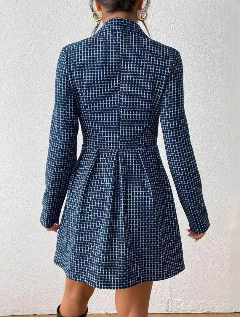 Romi - Modna kurtka z dekoltem w serek i długim rękawem