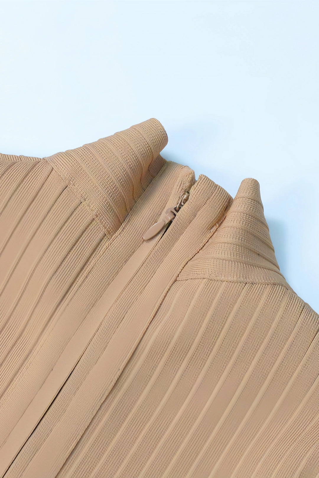 Elin - Stylowa Midi-Sukienka z Stojącym Kołnierzykiem