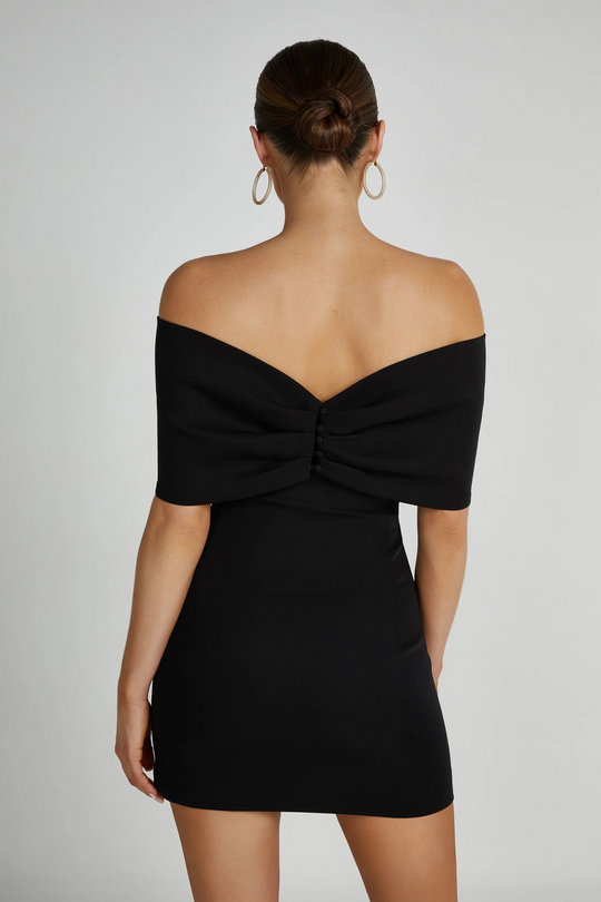 Sophie - Czarna Mini Sukienka z Off-Shoulder Wiązaniem