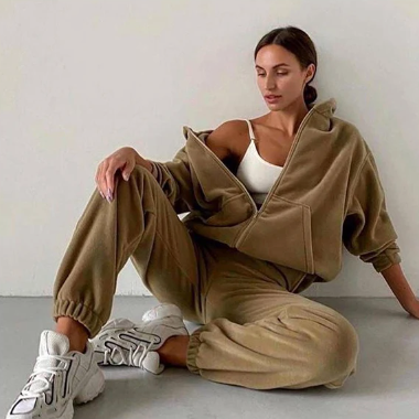 Welurowy komplet dresowy z kapturem Armin