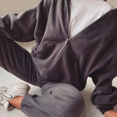 Welurowy komplet dresowy z kapturem Armin