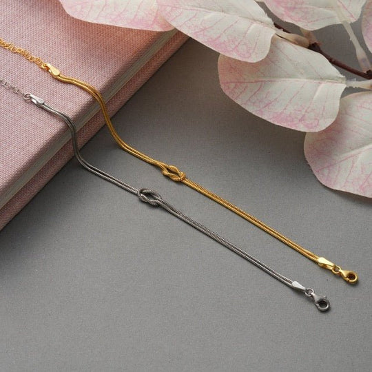 Elegancka Minimalistyczna Bransoletka z Węzłem Miłości dla Kobiet